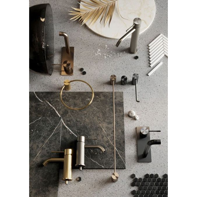 Chelsea Champagne Gold Textured Wall Mounted Bath Tap