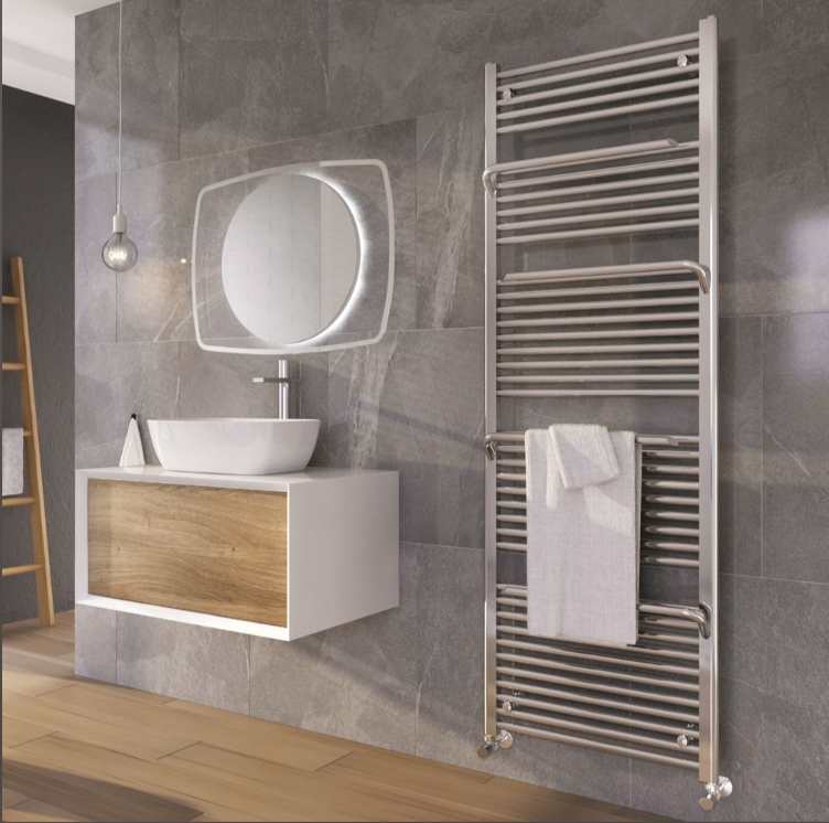 North Dakota 1500 x 550mm Heated Towel Rail with Hangers – Chrome