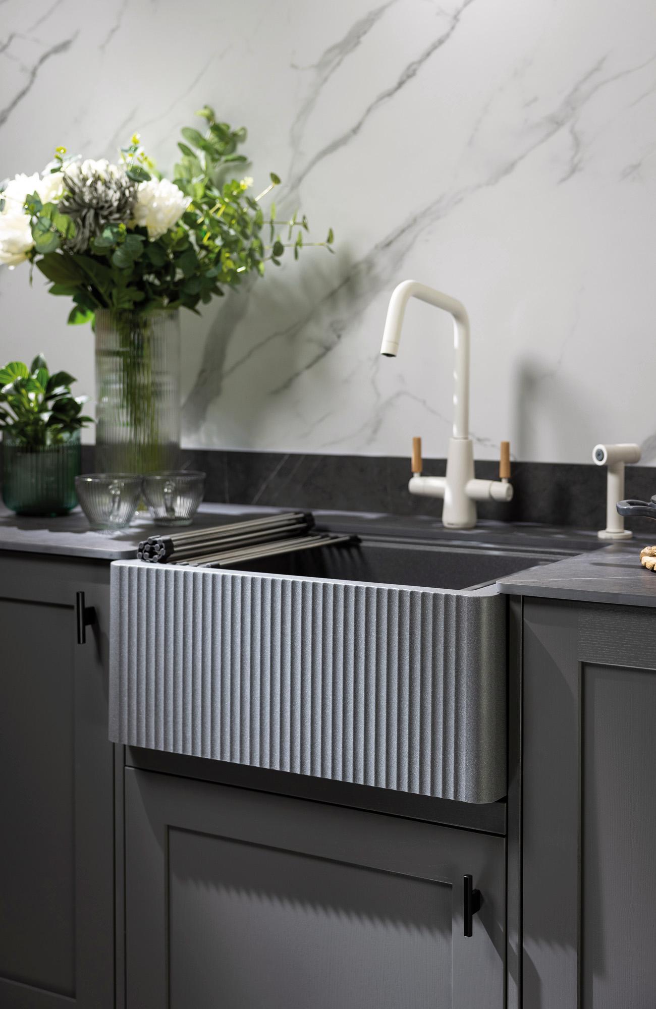Abode Optima 1.25B Granite Belfast Sink - Grey Metallic Granite AW3203